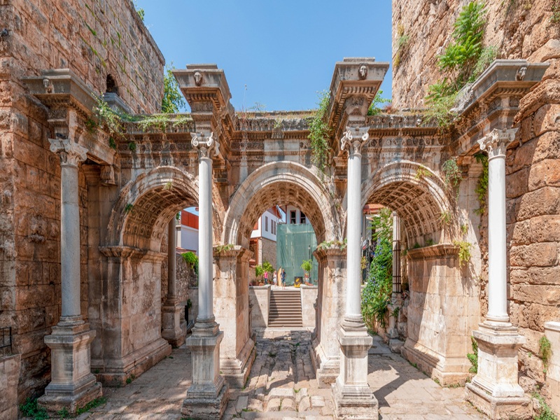 بوابة هادريان Hadrian’s Gate