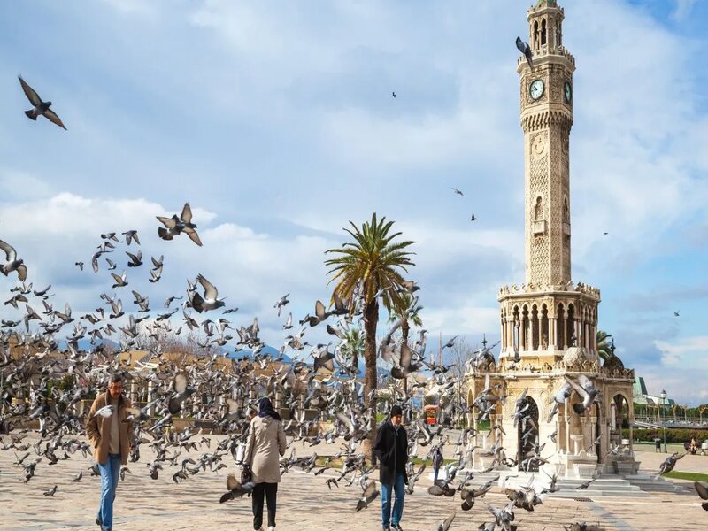 ساحة كوناك وبرج الساعة