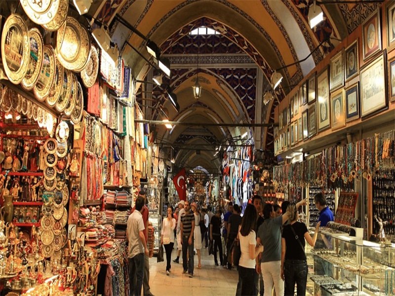 بازار كيميرالتي Kemeraltı Bazaar