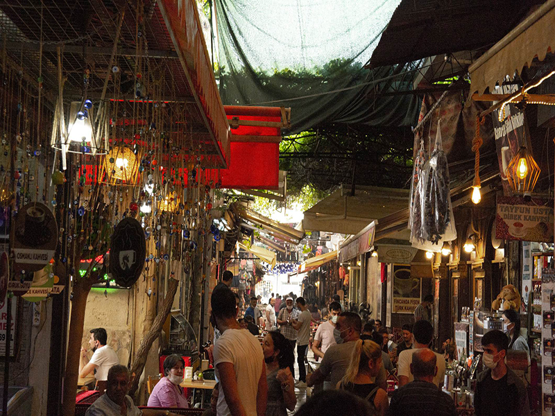 بازار كيميرالتي Kemeraltı Bazaar