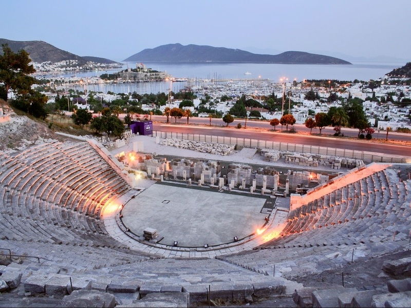 مسرح بودروم الأثري  Bodrum Ancient Theatre