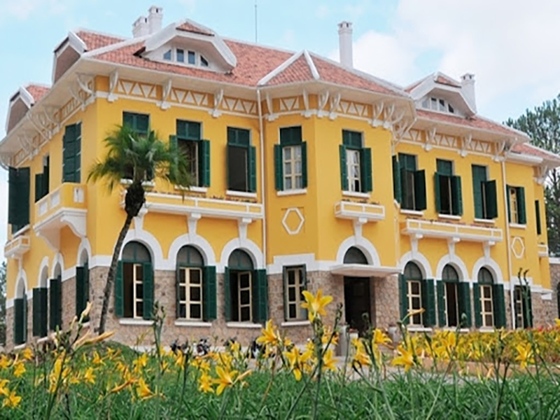 قصر باو داي (Bao Dai's Palace) - القصر الأول (Dinh 1)