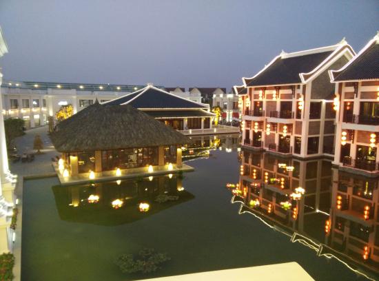 Almaz%20Centre%20hanoi%20vietnam2.jpg