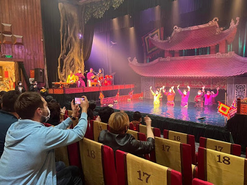 مسرح الدمى المائية تانغ لونغ Tanglong Water Puppet Theater