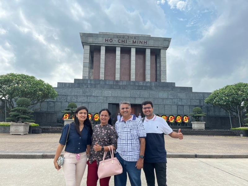 معبد هوتشي منهHo Chi Minh's Mausoleum