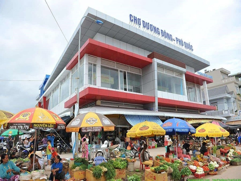 سوق دونغ دونغ Duong Dong Market