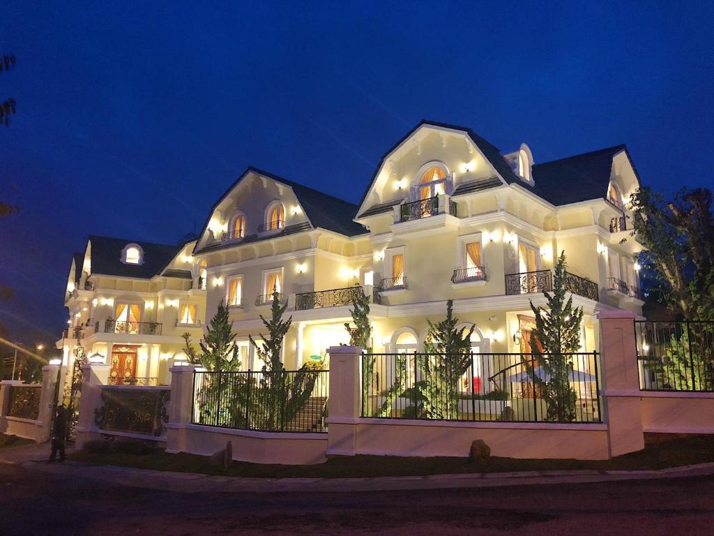 Da%20Tuong%20Luxury%20Villa%20Hotel.jpg