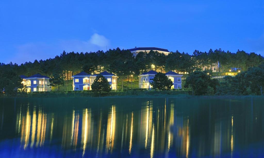 Dalat%20Edensee%20Lake%20Resort%20&%20Spa.jpg