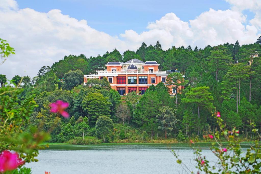 Dalat%20Edensee%20Lake%20Resort%20&%20Spa7.jpg