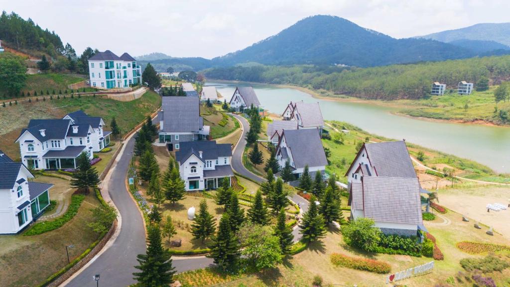 Dalat%20Wonder%20Resort1.jpg