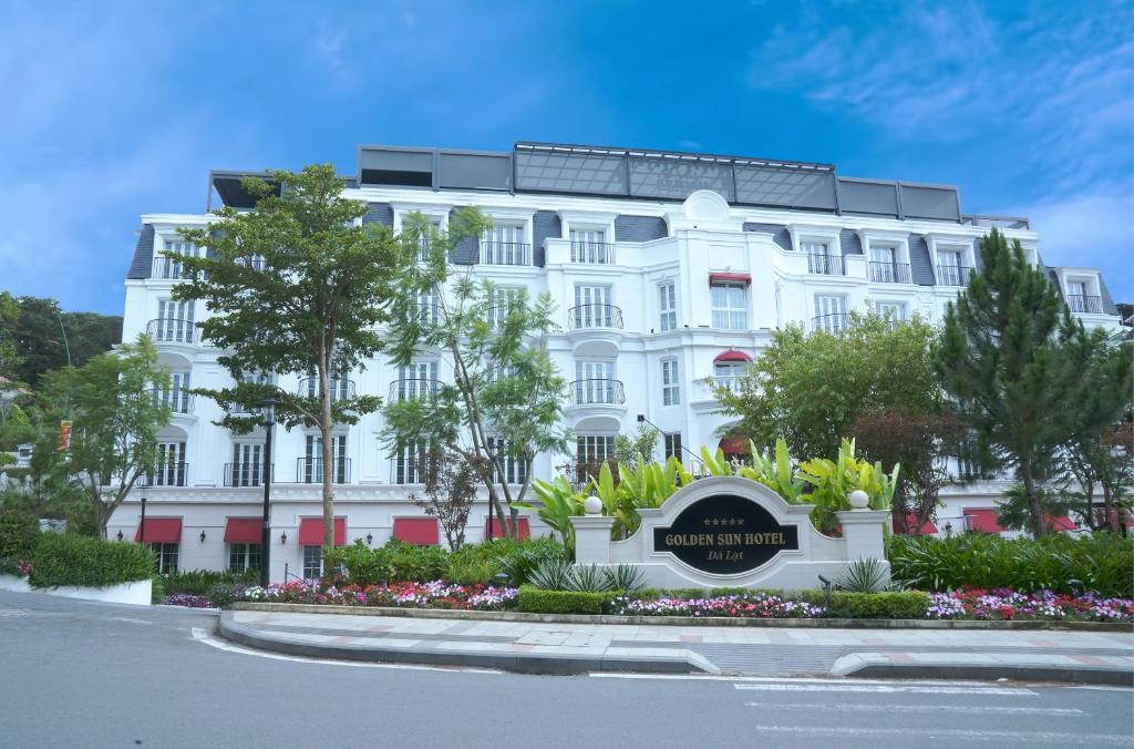 Golden%20Imperial%20Hotel1.jpg