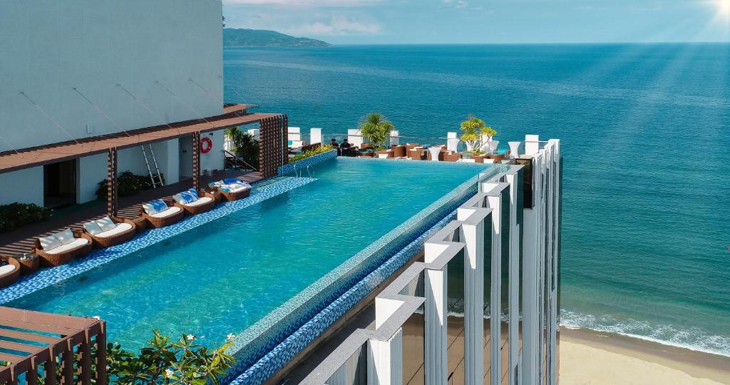HAIAN%20Beach%20Hotel%20&%20Spa1.jpg