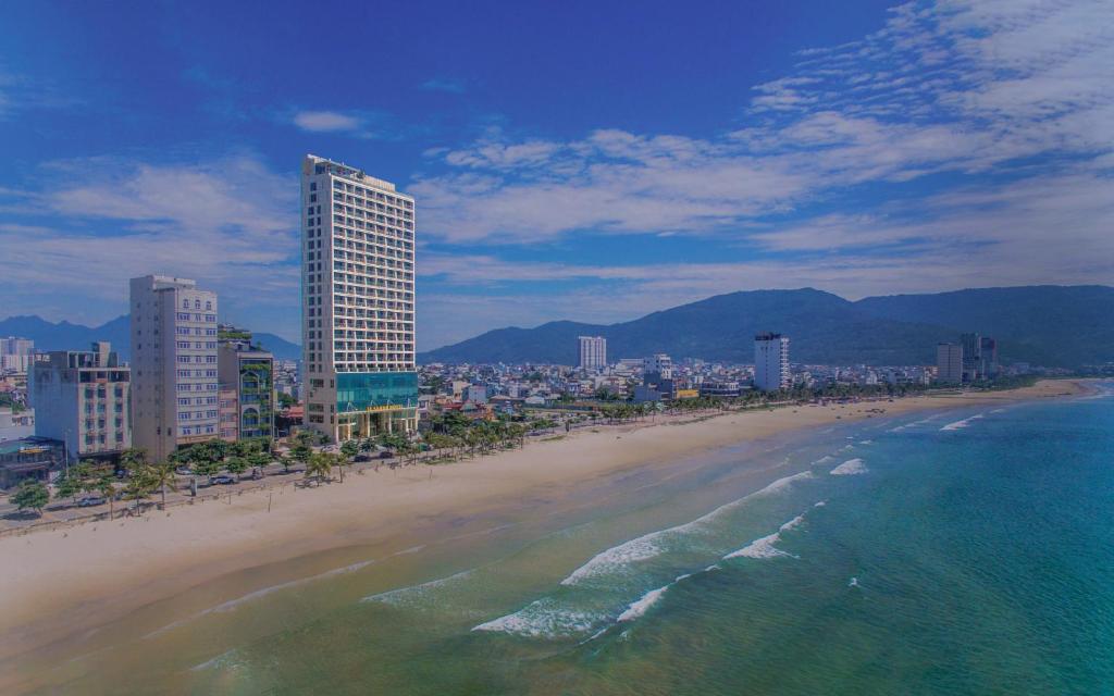 Le%20Sands%20Oceanfront%20Danang%20Hotel7.jpg