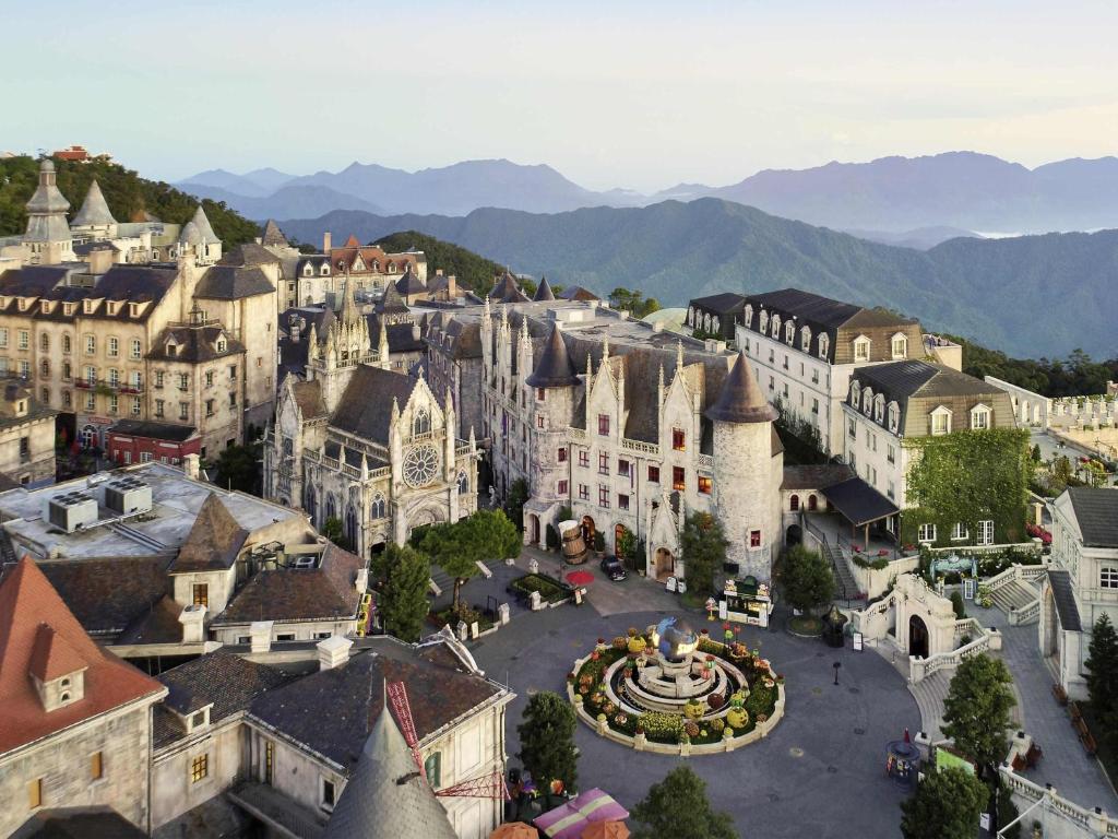 Mercure%20Danang%20French%20Village%20Bana%20Hills1.jpg