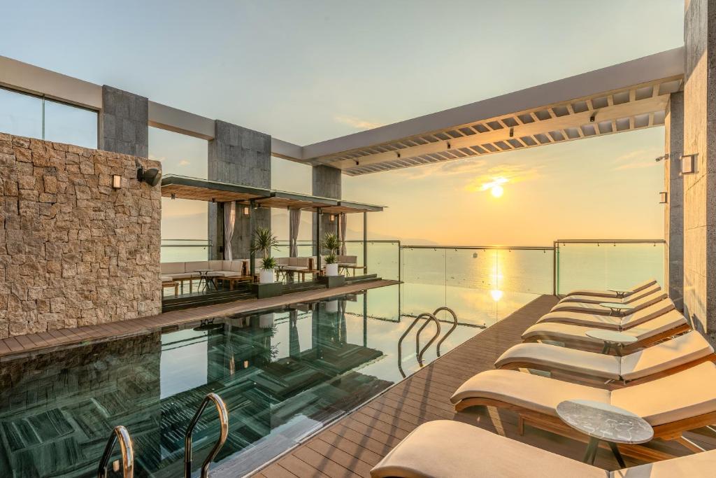 PHUC%20LONG%20LUXURY%20DANANG2.jpg