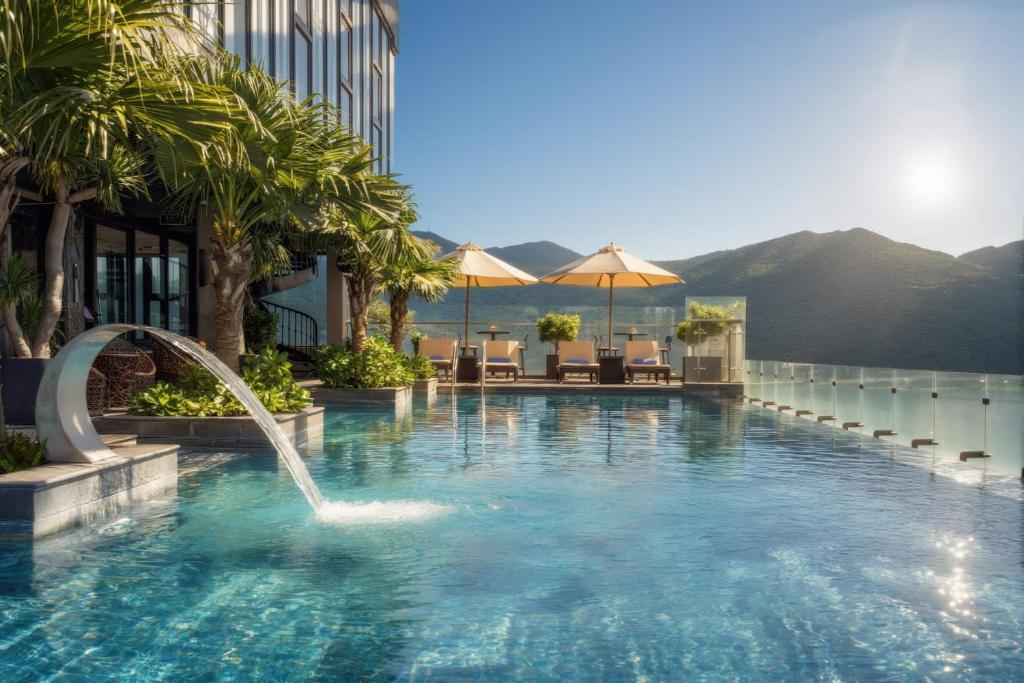 Peninsula%20Hotel%20Danang6.jpg
