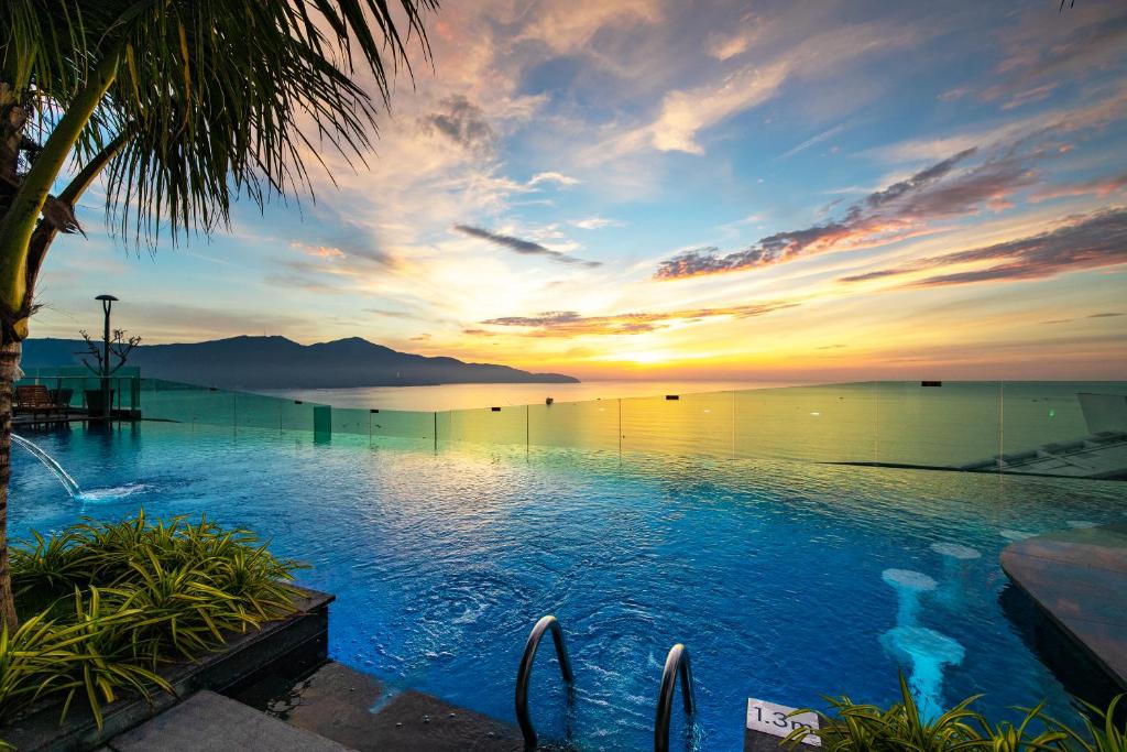 Sala%20Danang%20Beach%20Hotel1.jpg