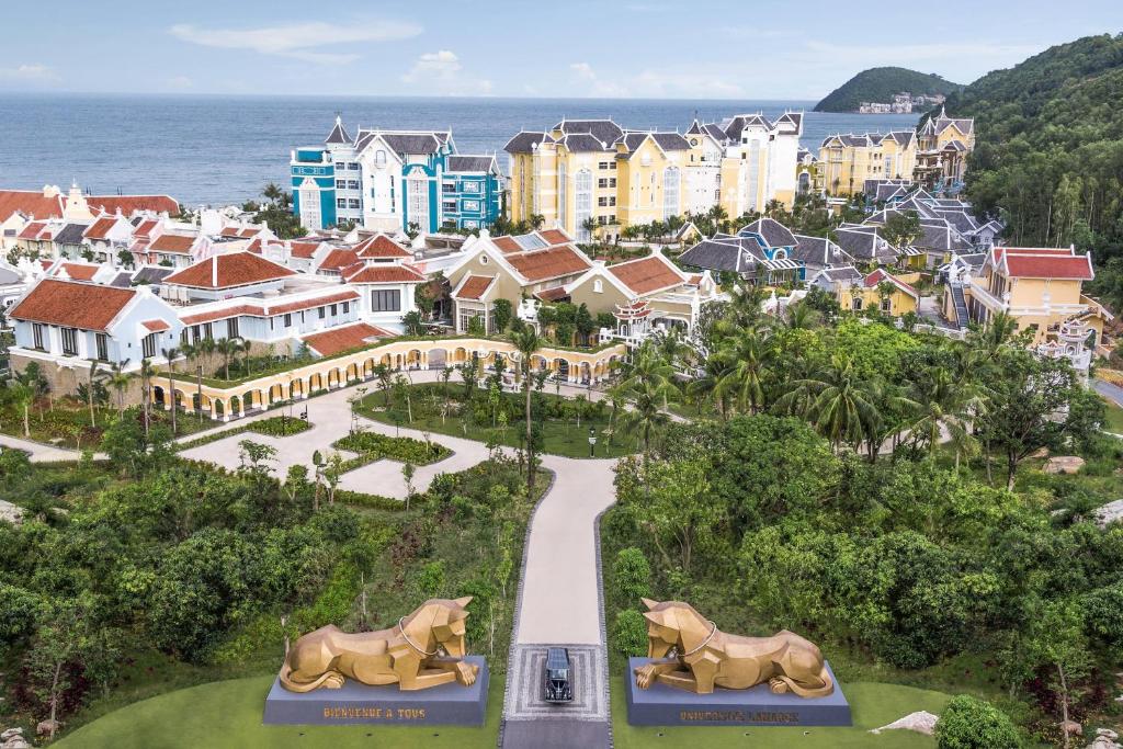 JW%20Marriott%20Phu%20Quoc%20Emerald%20Bay%20Resort%20&%20Spa3.jpg