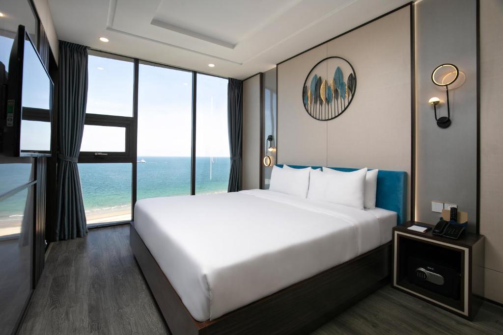Mangata%20Beachfront%20Hotel3.jpg