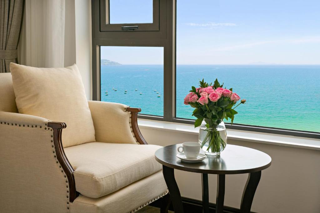 Santa%20Luxury%20Hotel%202.jpg