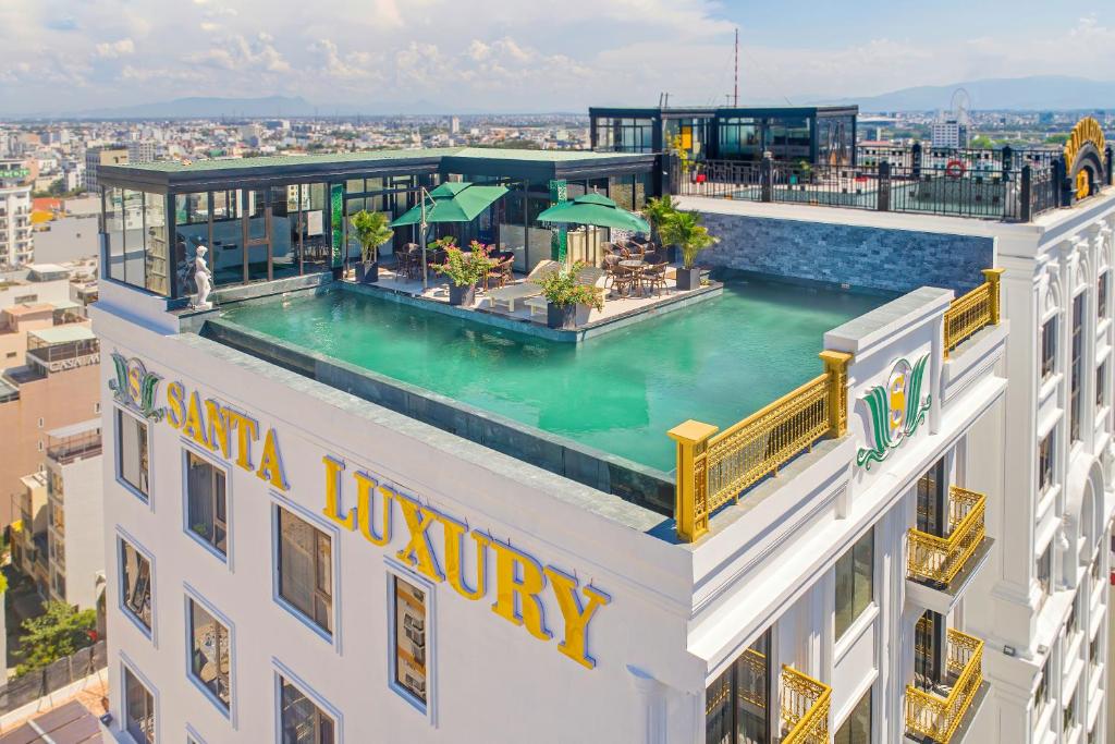 Santa%20Luxury%20Hotel%206.jpg