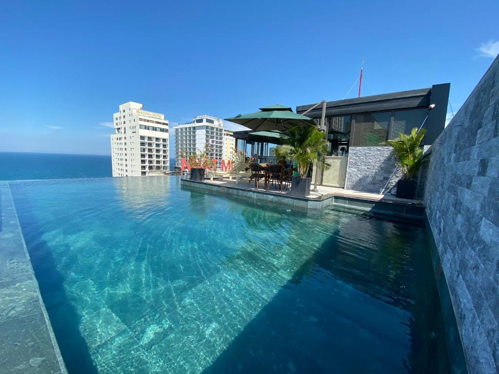 Santa%20Luxury%20Hotel%208.jpg