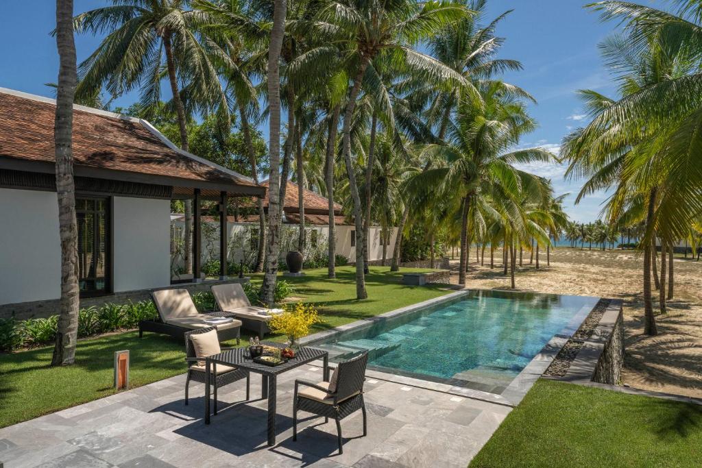 Four%20Seasons%20Resort%20The%20Nam%20Hai8.jpg