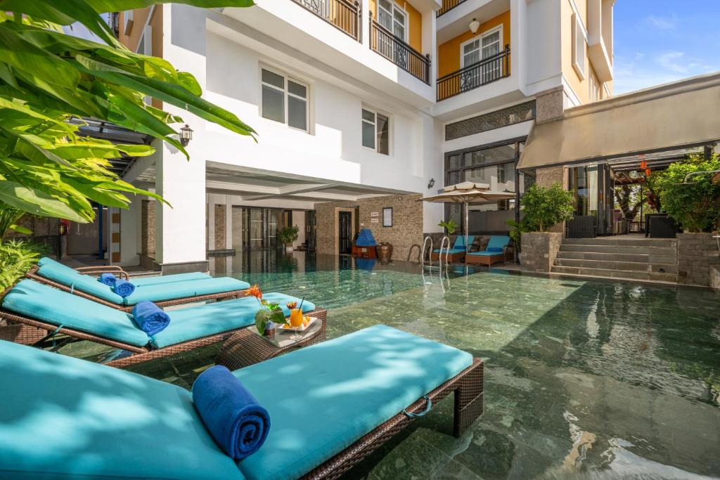 Royal%20Riverside%20Hoi%20An%20Hotel3.jpg