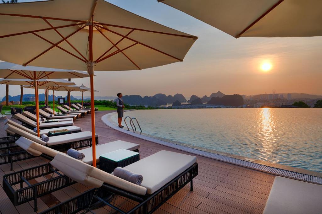 FLC%20Halong%20Bay%20Golf%20Club%20&%20Luxury%20Resort%207.jpg
