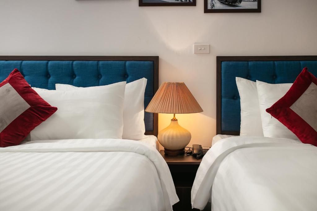 Silk%20Flower%20Hotel%20&%20Spa3.jpg