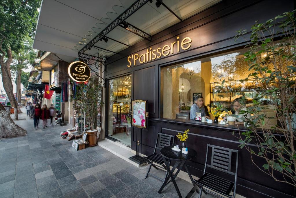 Silk%20Path%20Boutique4.jpg