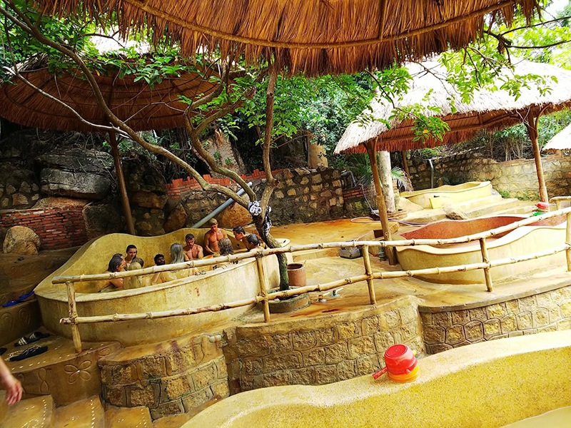 حديقة الينابيع الساخنة والمياه الطينيه Thap Ba Mud Bath