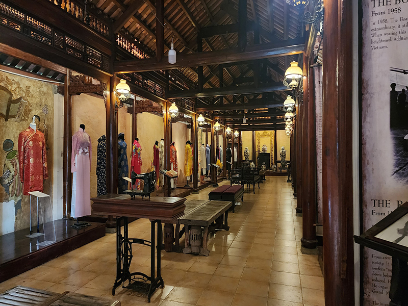 %C3%81o%20D%C3%A0i%20Exhibition%20Ho%20Chi%20Minh%20vietnam5.jpg