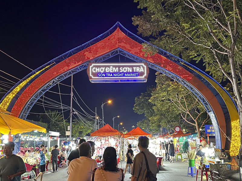 ‪‪  Son Tra Night Market سوق سون ترا الليلي ‬‬