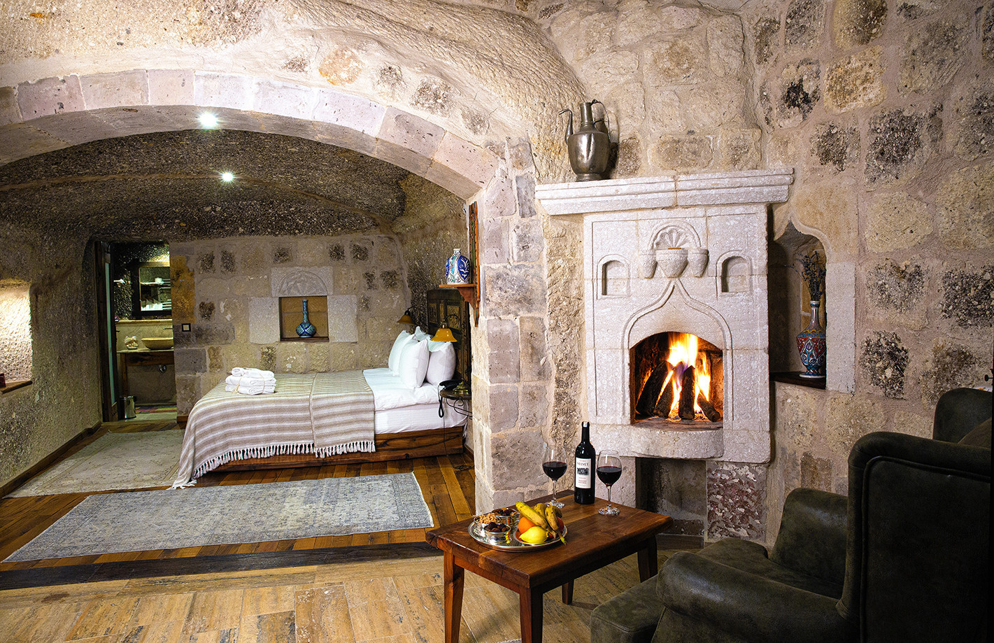 الإقامة في فندق كهفي Cave Hotel