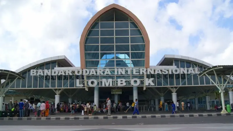 مطار لومبوك الدولي