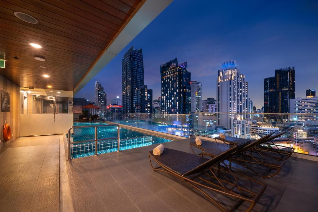 Adelphi%20Suites%20Bangkok.jpg