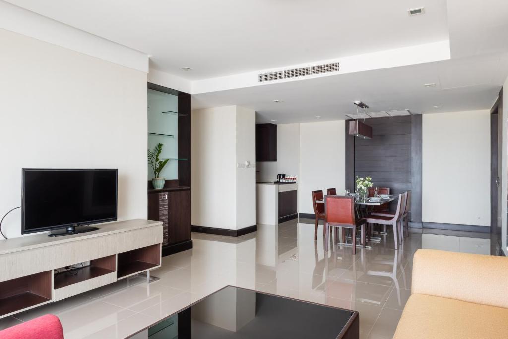 Family%20Two-Bedroom%20Suite5.jpg