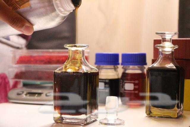 دهن عود سيوفي دهن عود سيوفي