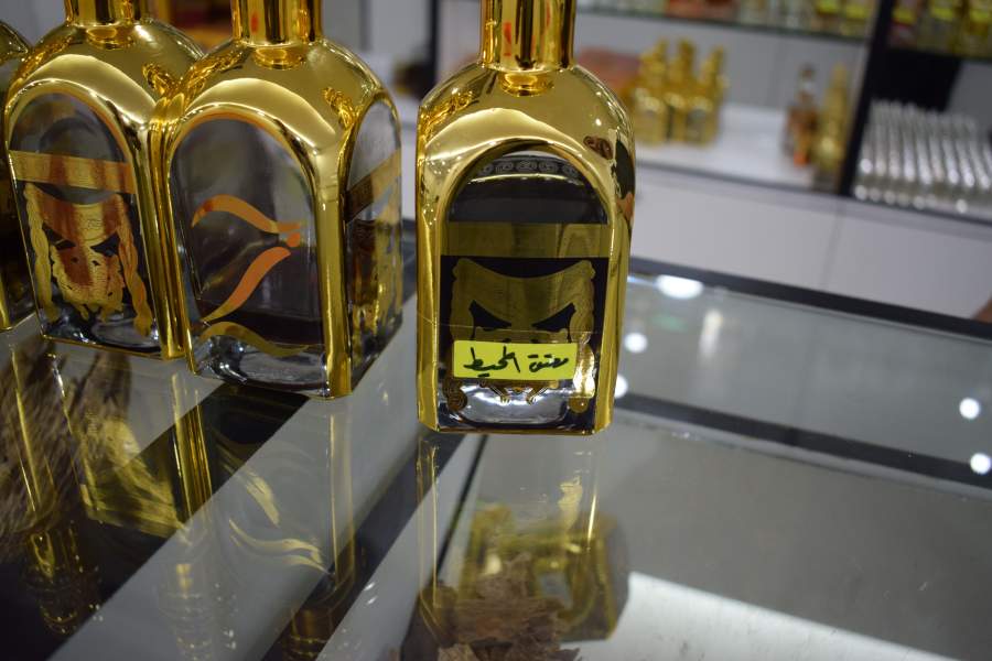 طريقة تعتيق دهن العود