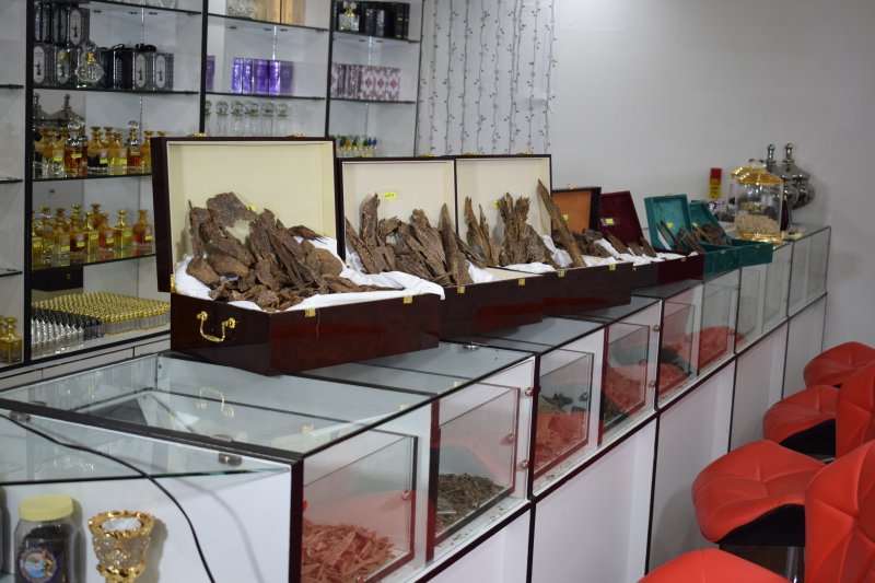 متجر المحيط للعود ودهن العود ماليزيا دهن عود